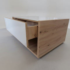 MESA DE CENTRO EN ROBLE ARTISAN Y CRISTAL MOULING