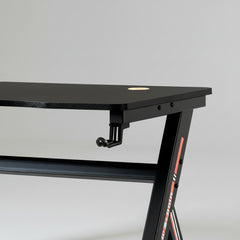 ESCRITORIO GAMING MDF NEGRO 160x60 Cm Y PATAS METALICAS NEGRAS MELIDE