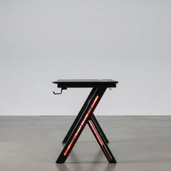 ESCRITORIO GAMING MDF NEGRO 160x60 Cm Y PATAS METALICAS NEGRAS MELIDE