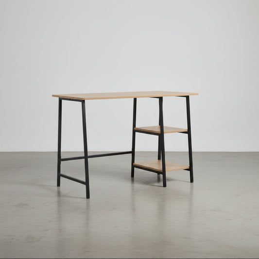 ESCRITORIO MDF ROBLE 110x50 Cm Y PATAS METALICAS NEGRAS SENDAI