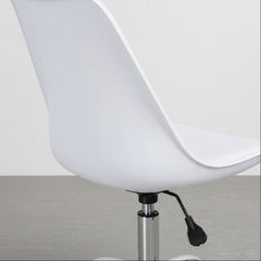 SILLA ESCRITORIO NORDICA CON COJIN ACOLCHADO ADRIANA