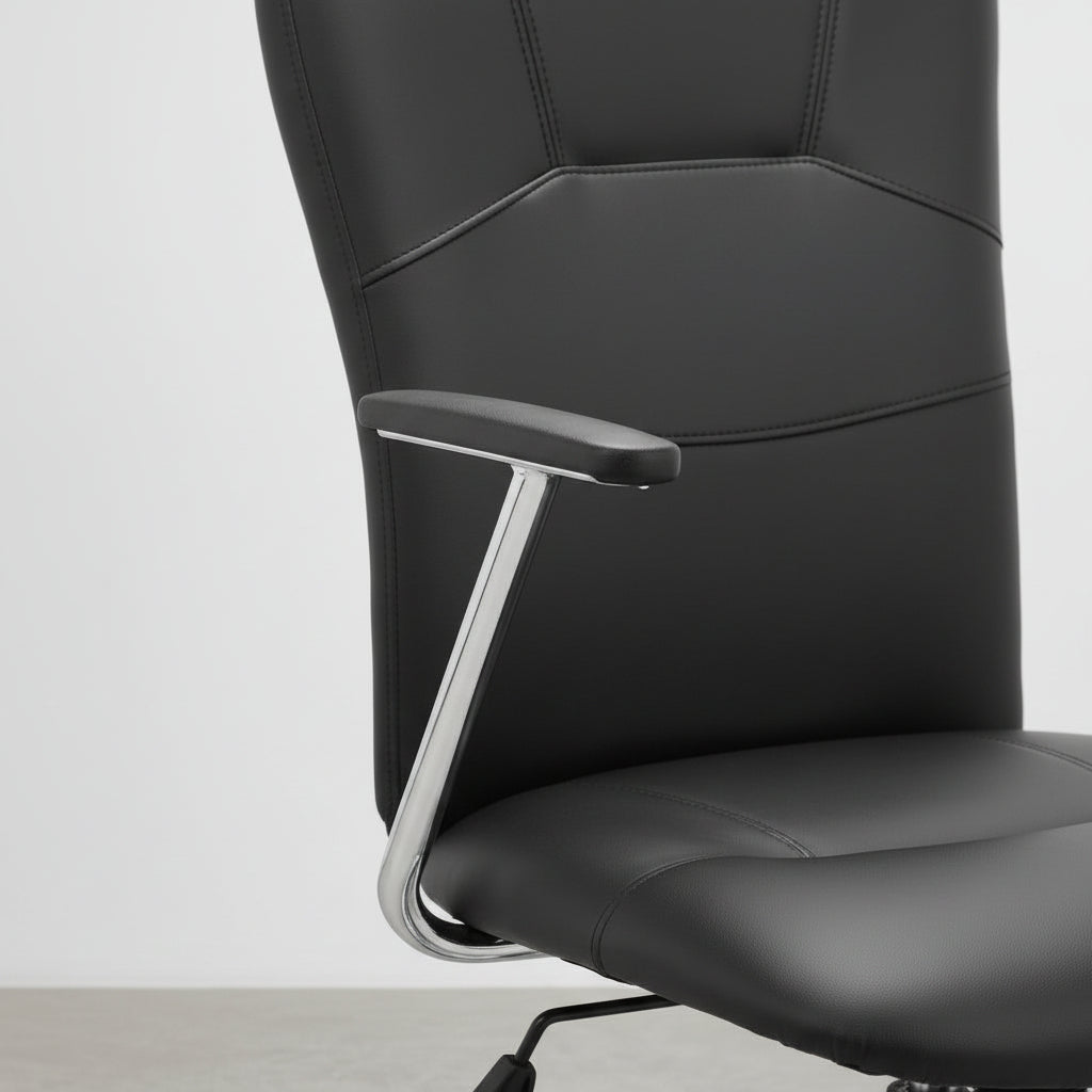 SILLA OFICINA EN PIEL SINTETICA CON REPOSABRAZOS FLOTANTES MAGALI