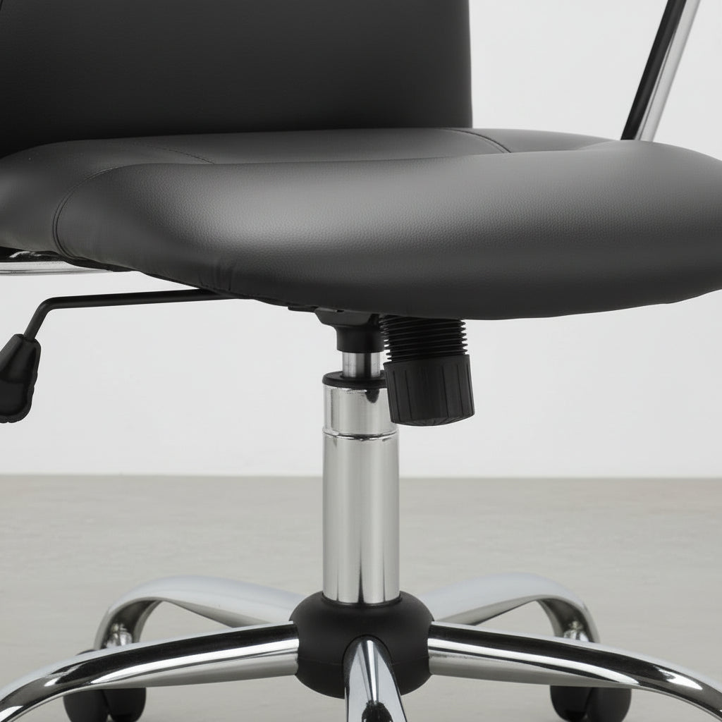 SILLA OFICINA EN PIEL SINTETICA CON REPOSABRAZOS FLOTANTES MAGALI